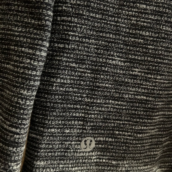 Lululemon Brisk Running Jacket EUC SZ 6 - Picture 8 of 10